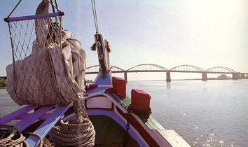 Vista da Ponte Marechal Carmona
